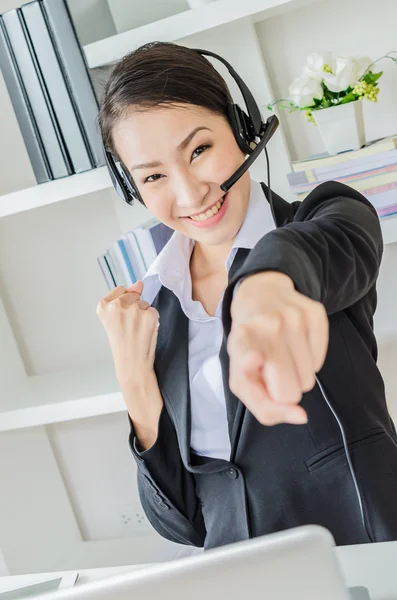 Business women with headphone — Stock Photo, Image