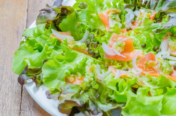 Ensalada de salmón —  Fotos de Stock