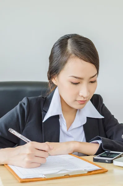 Geschäftsfrauen schreiben — Stockfoto