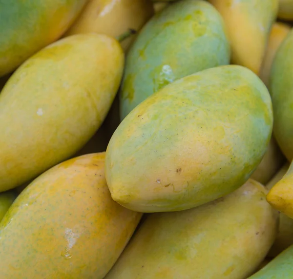 Mango in the street market. — Stock Photo, Image