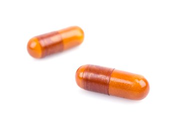 beyaz arkaplanda hap