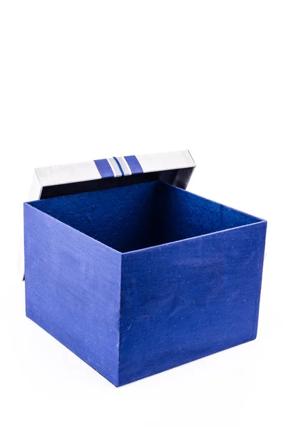 Blauw geschenkdoosje op witte achtergrond — Stockfoto