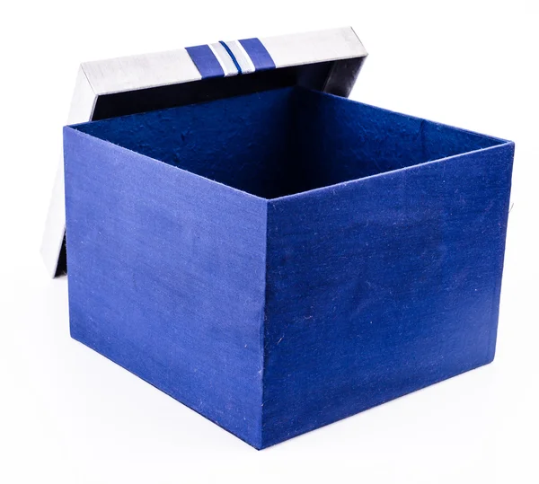 Caja de regalo azul sobre fondo blanco — Foto de Stock