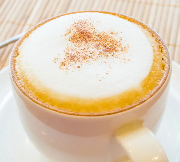 Varm cappuccino — Stockfoto