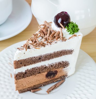 siyah kiraz ile çikolatalı kek