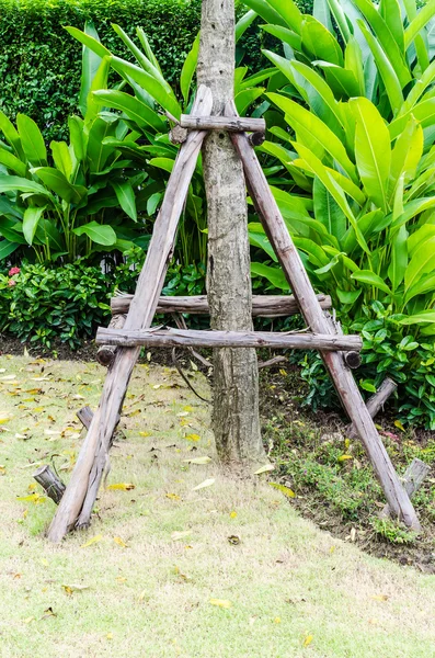 Wood support for protect against — Stock Photo, Image