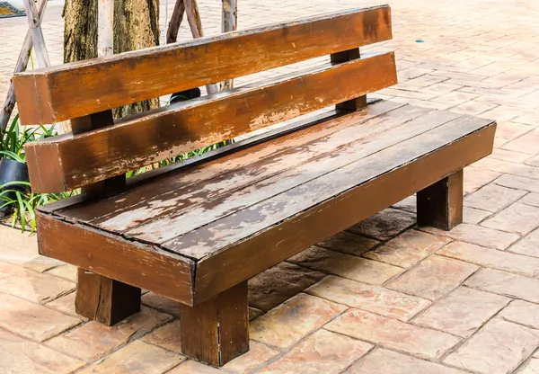 Bench in public park — Stock Photo, Image