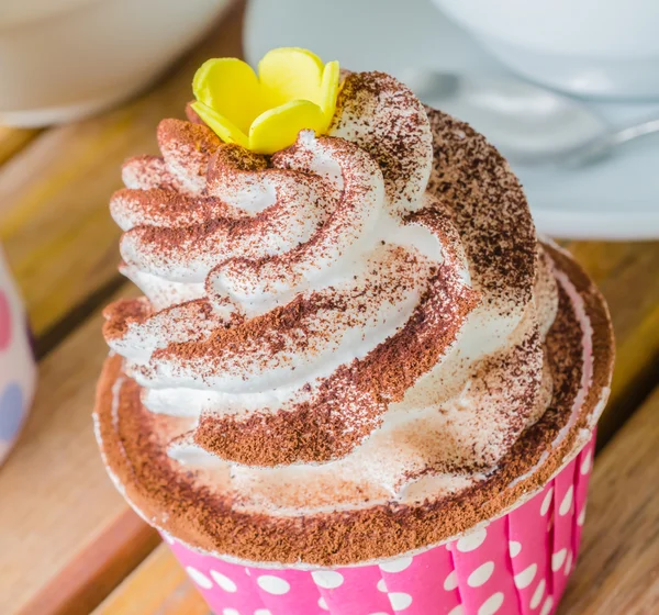 White cream cupcake with chocolate — Stock Photo, Image