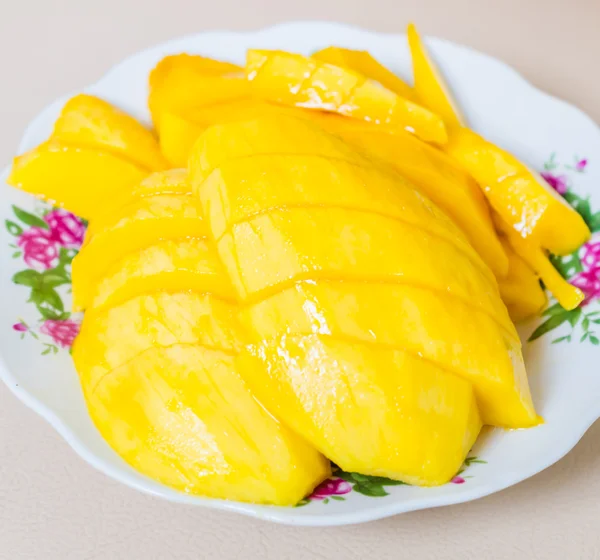 Yellow mango — Stock Photo, Image