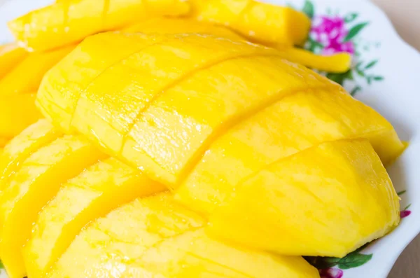 Yellow mango — Stock Photo, Image