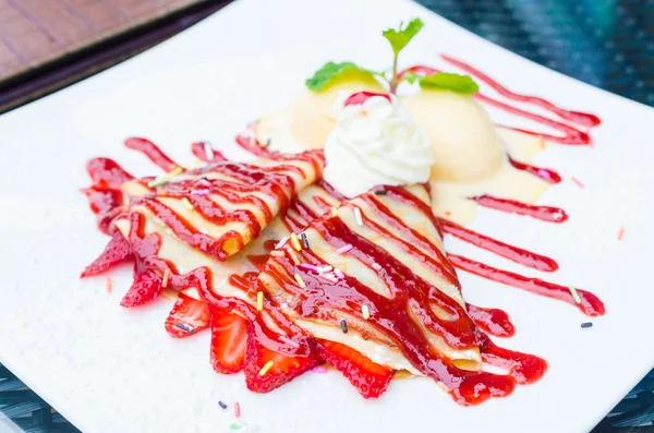 Crêpe aux fraises — Photo