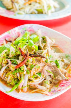 Baharatlı karaciğer salata