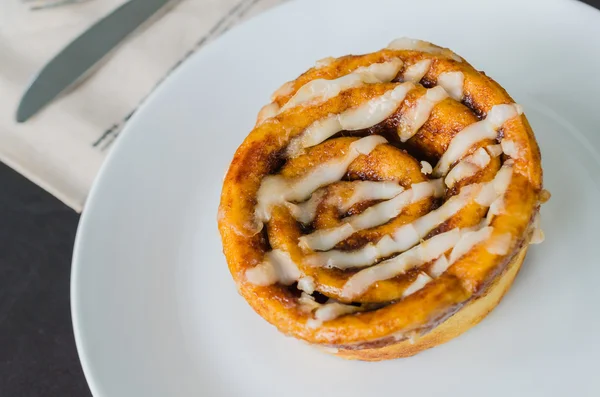 Cinnamon roll — Stock Photo, Image