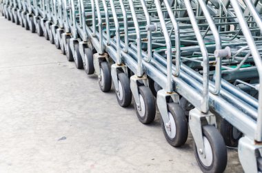 tekerlekli alışveriş sepeti