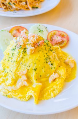 sahanda yumurta karides