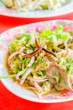 Baharatlı karaciğer salata