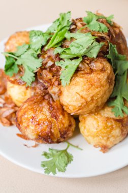 ganze Eier gekocht, gebraten