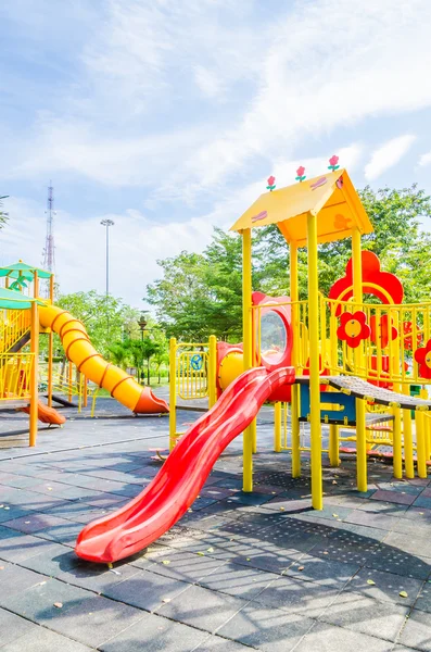 Parque infantil —  Fotos de Stock