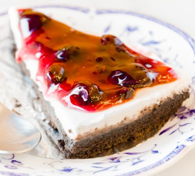 Yaban mersinli cheesecake