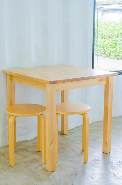 Trä bord och stol — Stockfoto