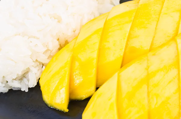 Mango and sticky rice — Stock Photo, Image