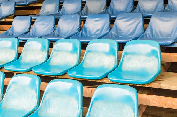 Asientos de estadio vacíos — Foto de Stock