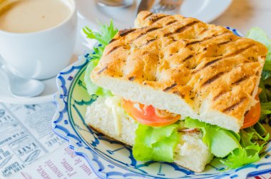 Sandviç jambon ve peynir