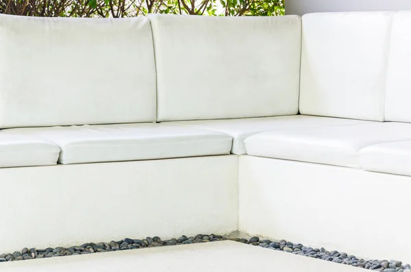 Canapea albă din piele — Fotografie, imagine de stoc