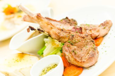 lamba pirzolası