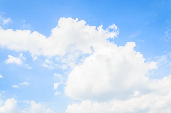 Mrak na modré obloze — Stock fotografie