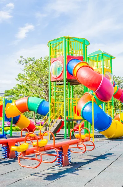 Zona de juegos al aire libre — Foto de Stock