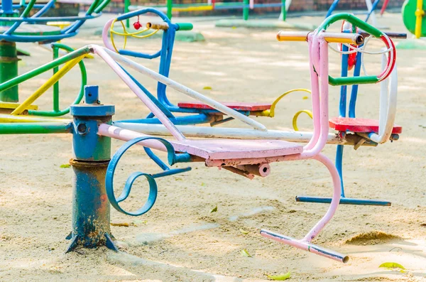 Carrousel dans le parc — Photo