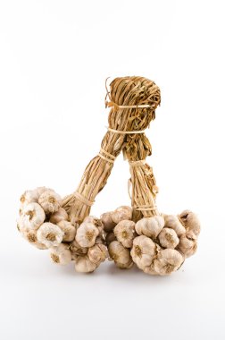 Sarımsaklı beyaz arkaplan