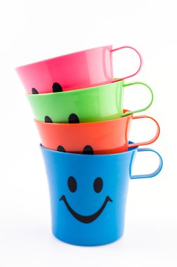 renkli plastik bardak