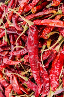 kurutulmuş kırmızı biber biber izole beyaz arka plan