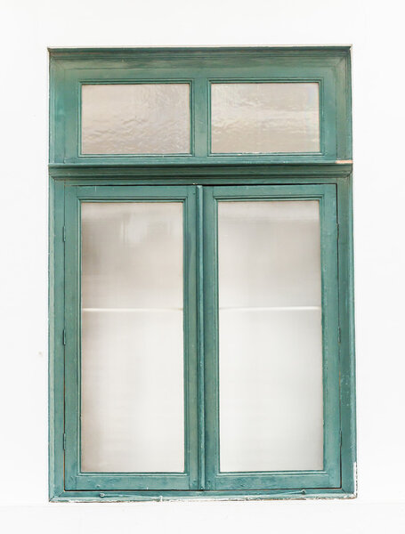 Деревянное окно