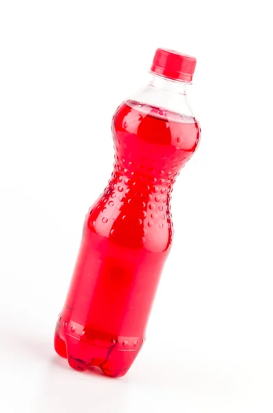 Strawberry flaska drinkg isolerade vit bakgrund — Stockfoto