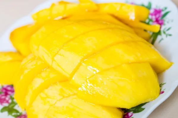 Yellow mango — Stock Photo, Image