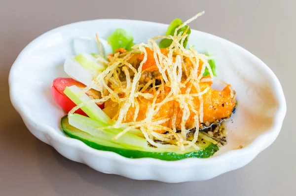 Salada peixe frito — Fotografia de Stock