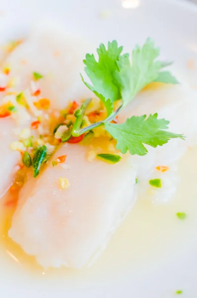 Pesce al vapore con limone — Foto Stock