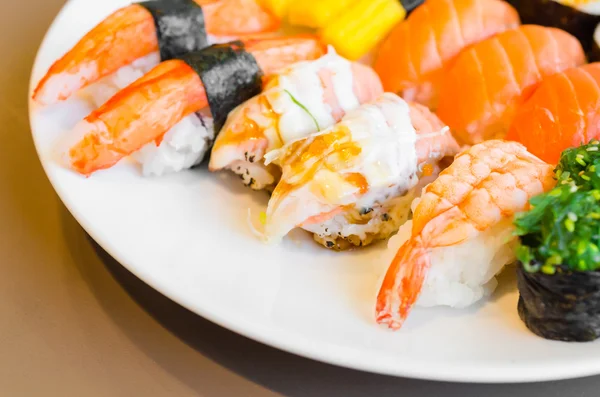 Japońskie jedzenie sushi — Zdjęcie stockowe