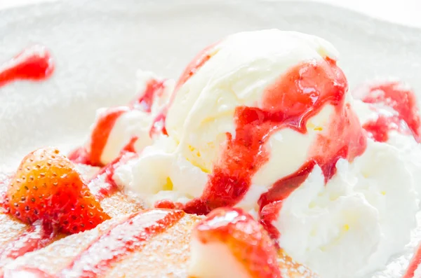 Pannekaker jordbær – stockfoto