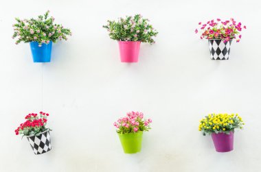 plastik çiçek vazosu