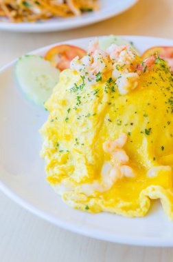 sahanda yumurta karides