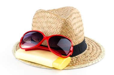 şapka, güneş gözlüğü, vücut losyonu