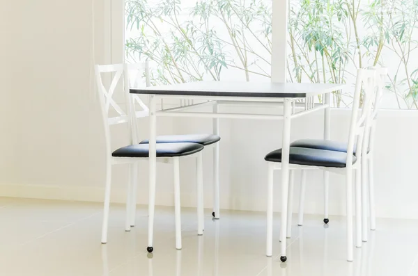 Stůl a židle — Stock fotografie
