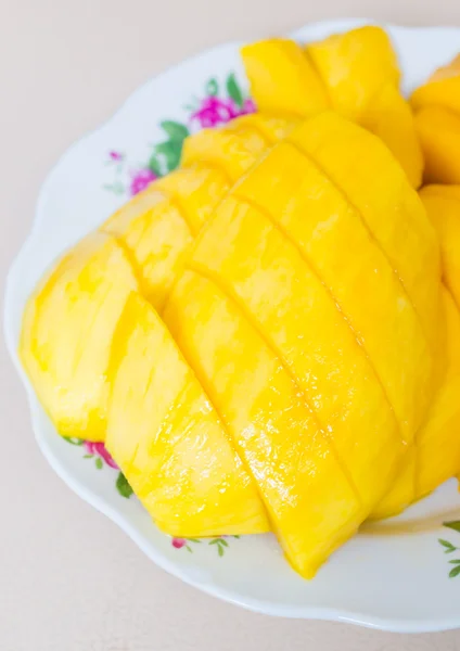 Gelbe Mango — Stockfoto