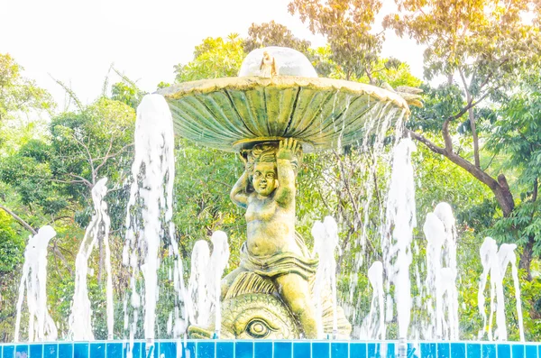 Fuente en el parque — Foto de Stock