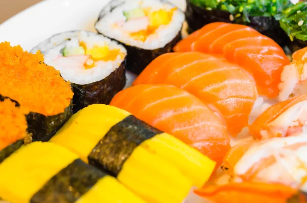 Sushi japansk mat — Stockfoto