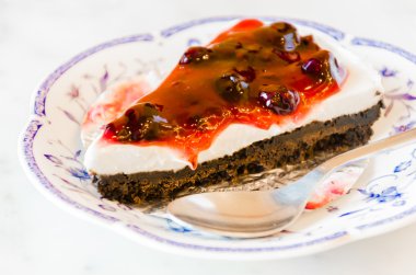 Yaban mersinli cheesecake
